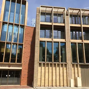 Hotel West Court- Jesus College, CBG